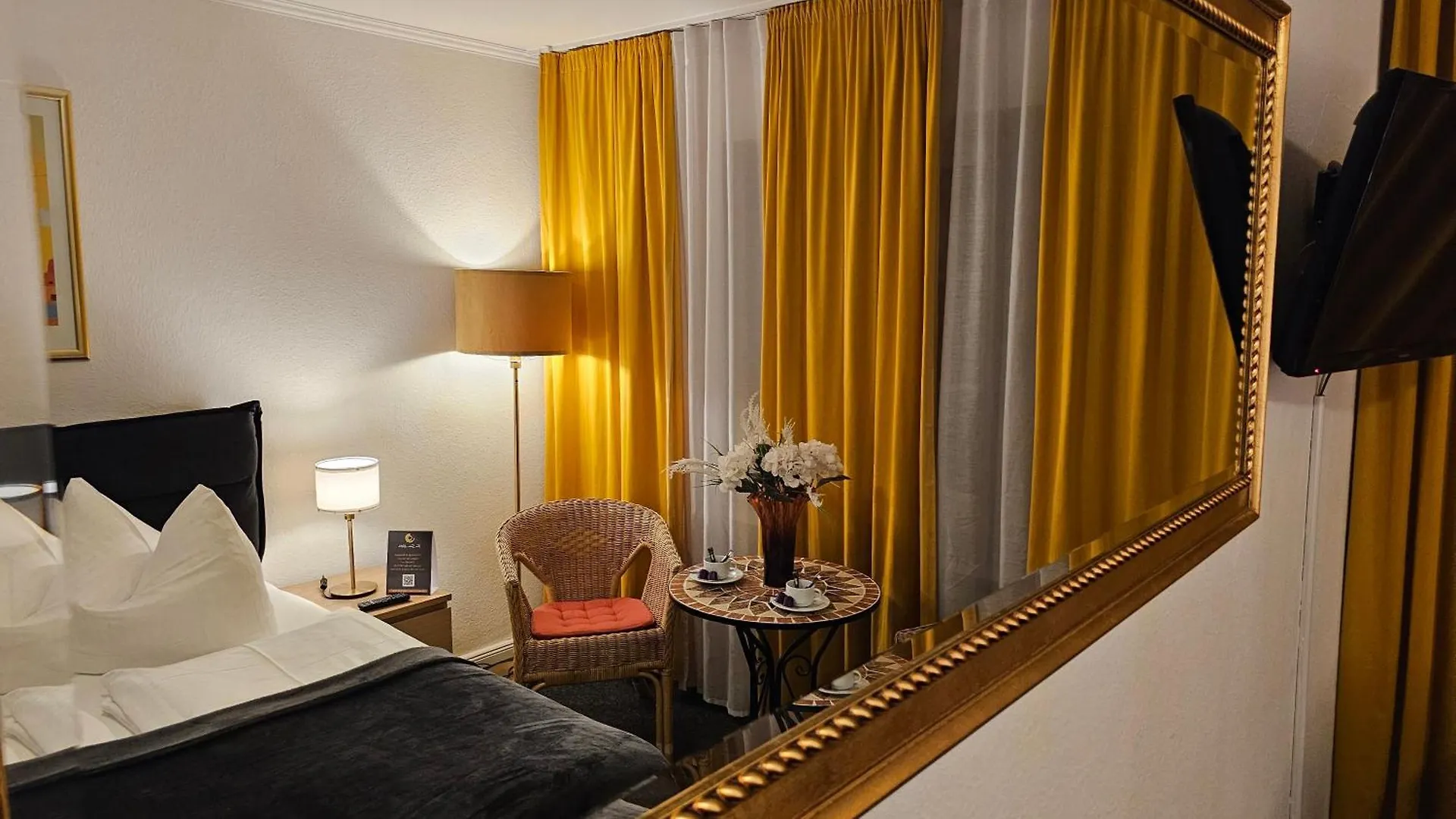 ***  The Soho Altstadt Hotel Dusseldorf Germany